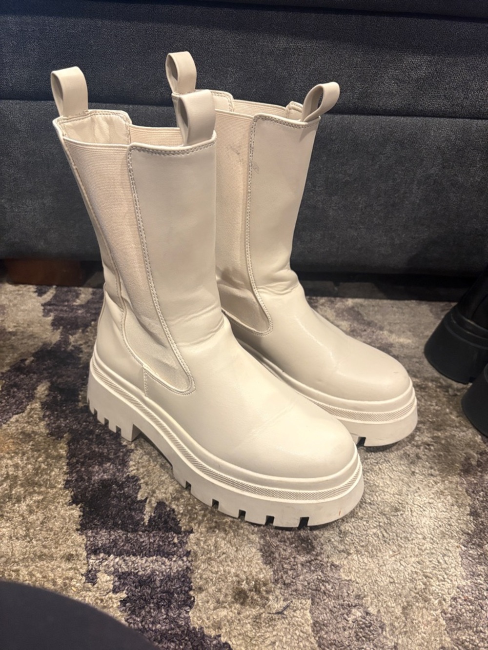 Primark Platform Chelsea Lug-Sole Boot in Cream size 6 used - Picture 2 of 13